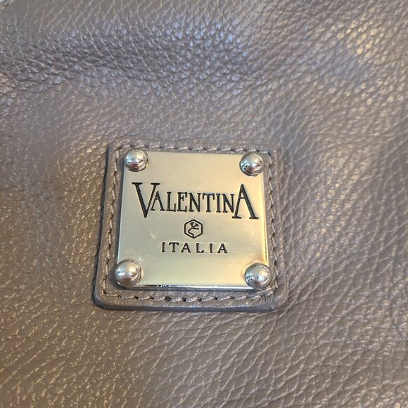 Valentina Grey Leather Backpack with Minimalist Design - Picture 2 of 11